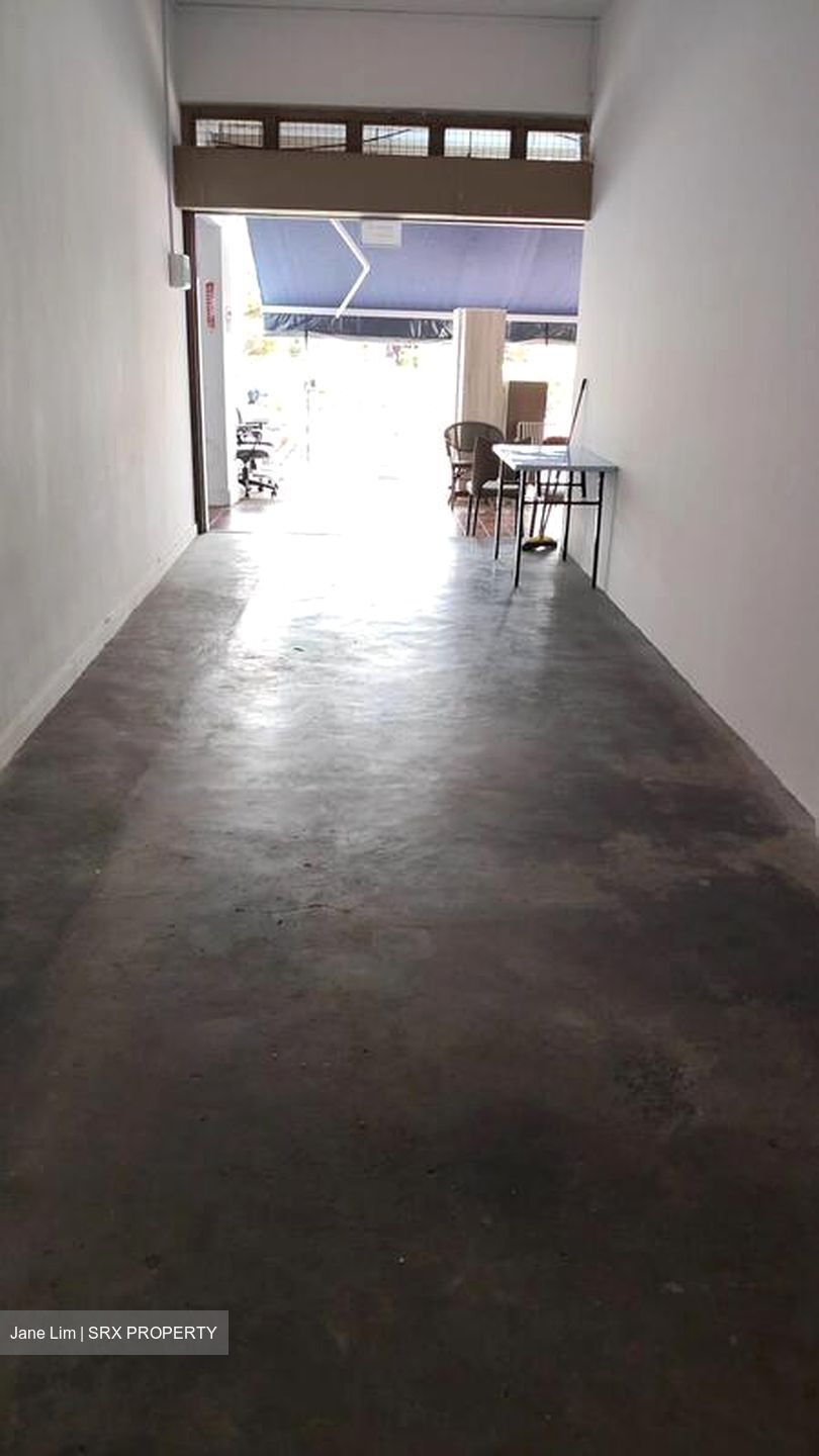 Clementi Avenue 3 (D5), Retail #526305381